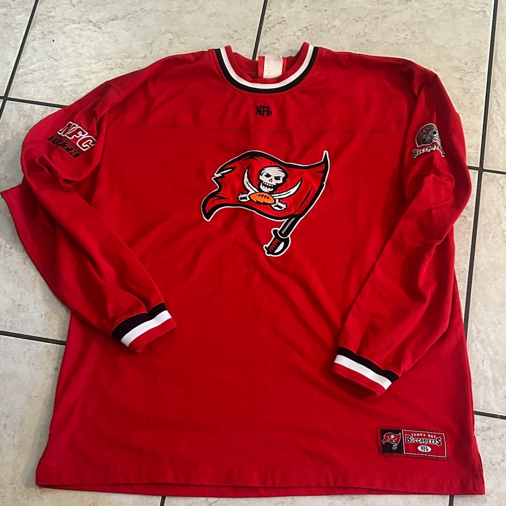 Tampa Bay Buccaneers NFL Men’s Red‎ Long Sleeve Pullover Logo NFC South